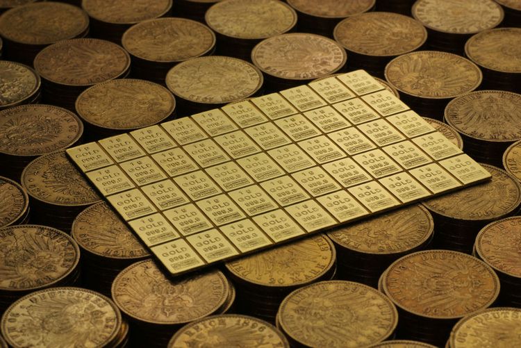 CombiBar™ / Goldtafel™ im Grössenvergleich zu klassischen 20 Goldmark Reichsgoldmünzen